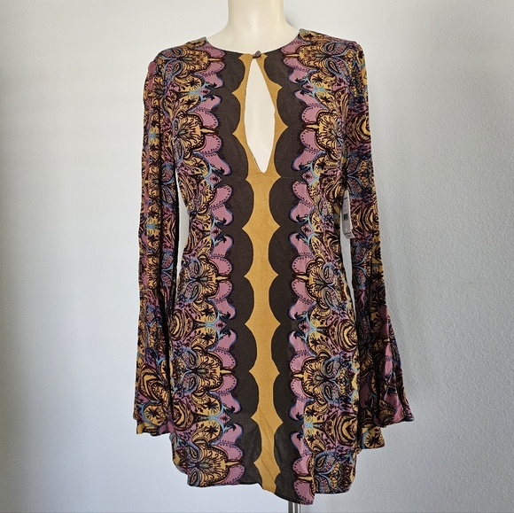 NWT Free People Ossie Vibes Boho Paisley Hippie Bell Sleeve Mini Dress Size 2 - Picture 3 of 14